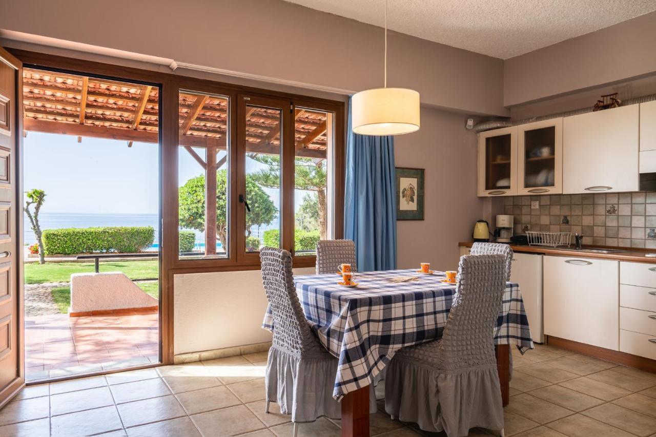 Beachfront Family Villa Katerina With Private Pool, Playground, Bbq & Amazing Sea Views! Petres  Exterior foto