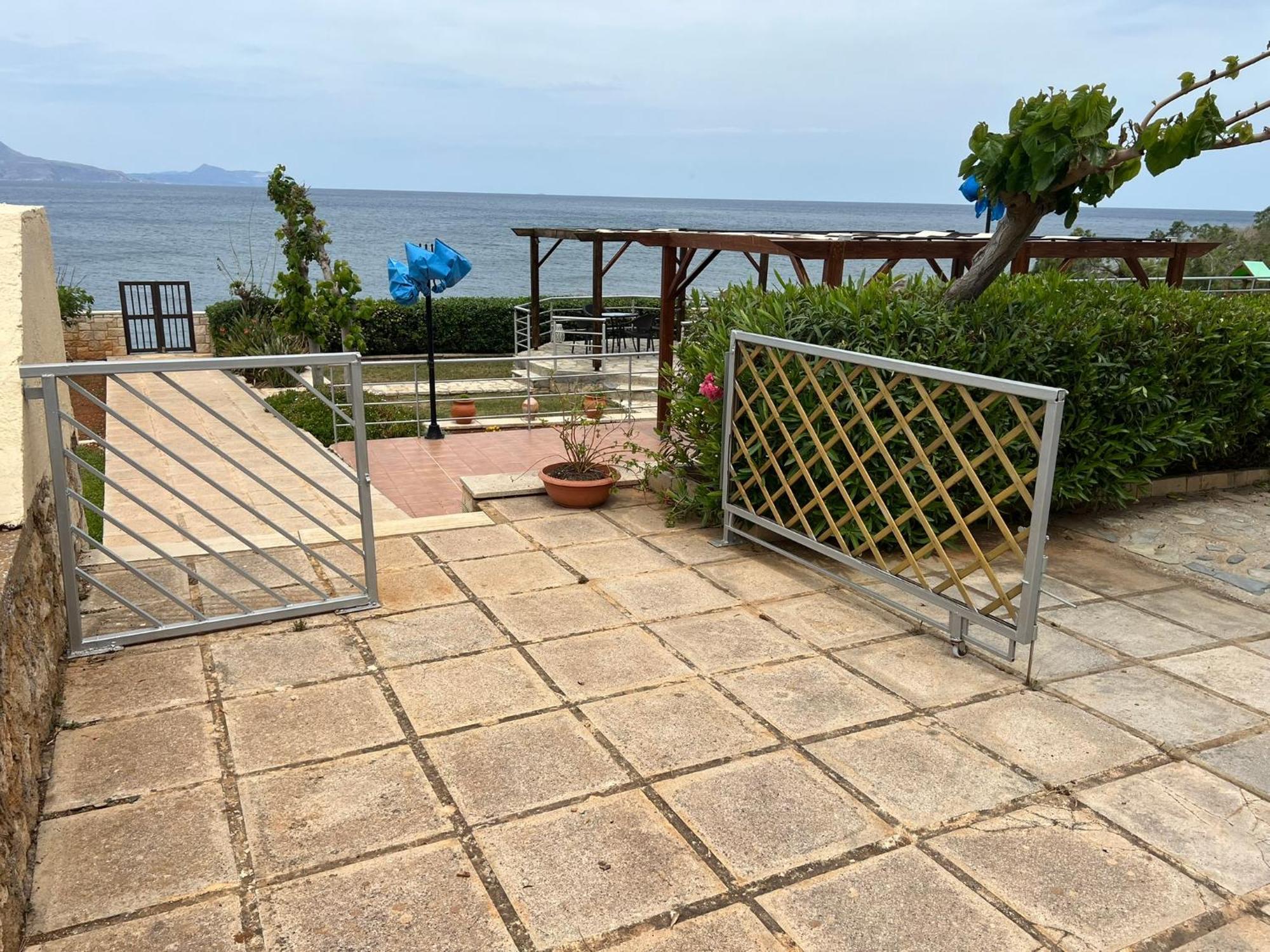 Beachfront Family Villa Katerina With Private Pool, Playground, Bbq & Amazing Sea Views! Petres  Exterior foto